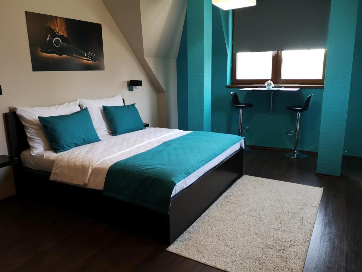 Parton Hotel & Bowling Tiszakecske Ngoại thất bức ảnh