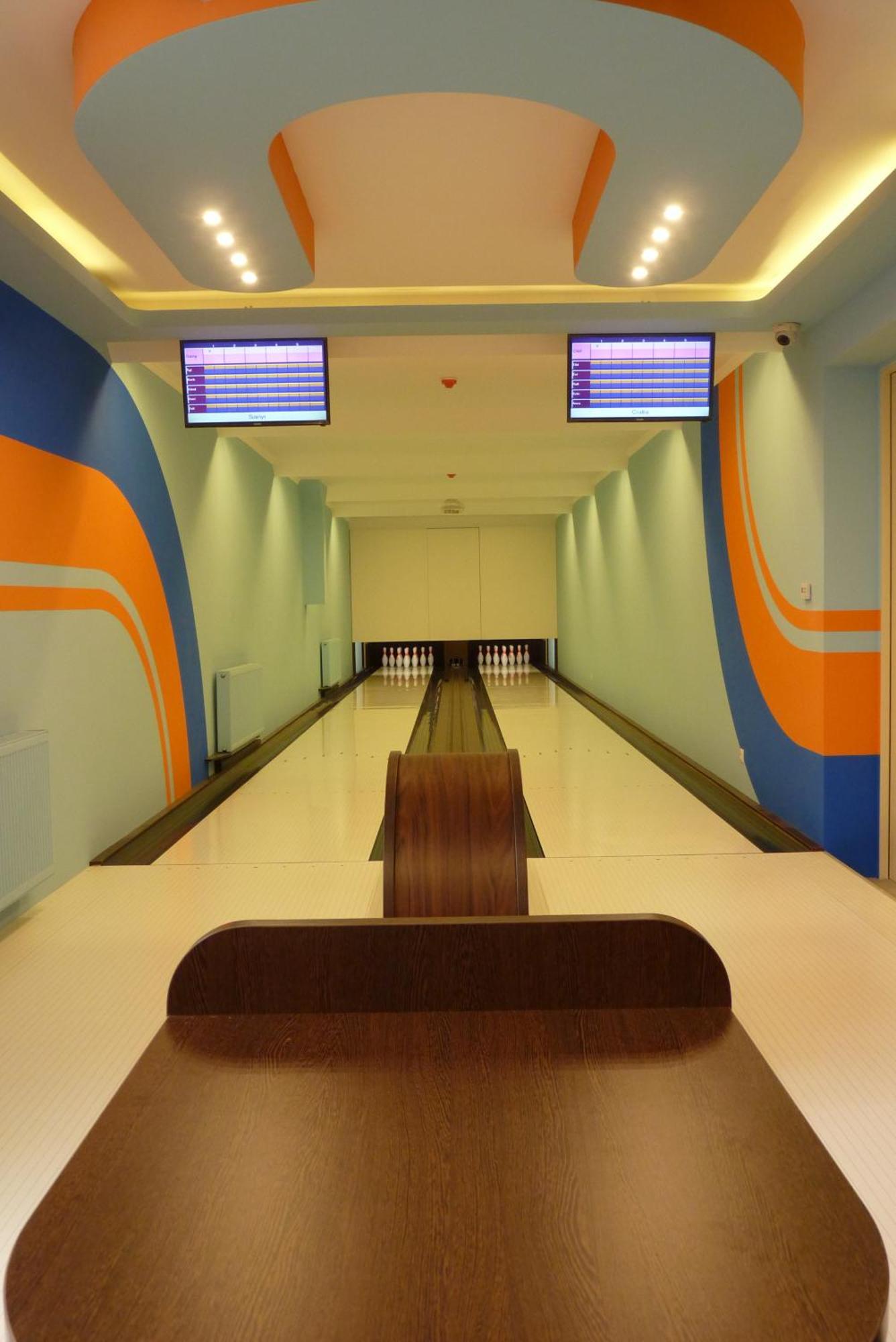 Parton Hotel & Bowling Tiszakecske Ngoại thất bức ảnh